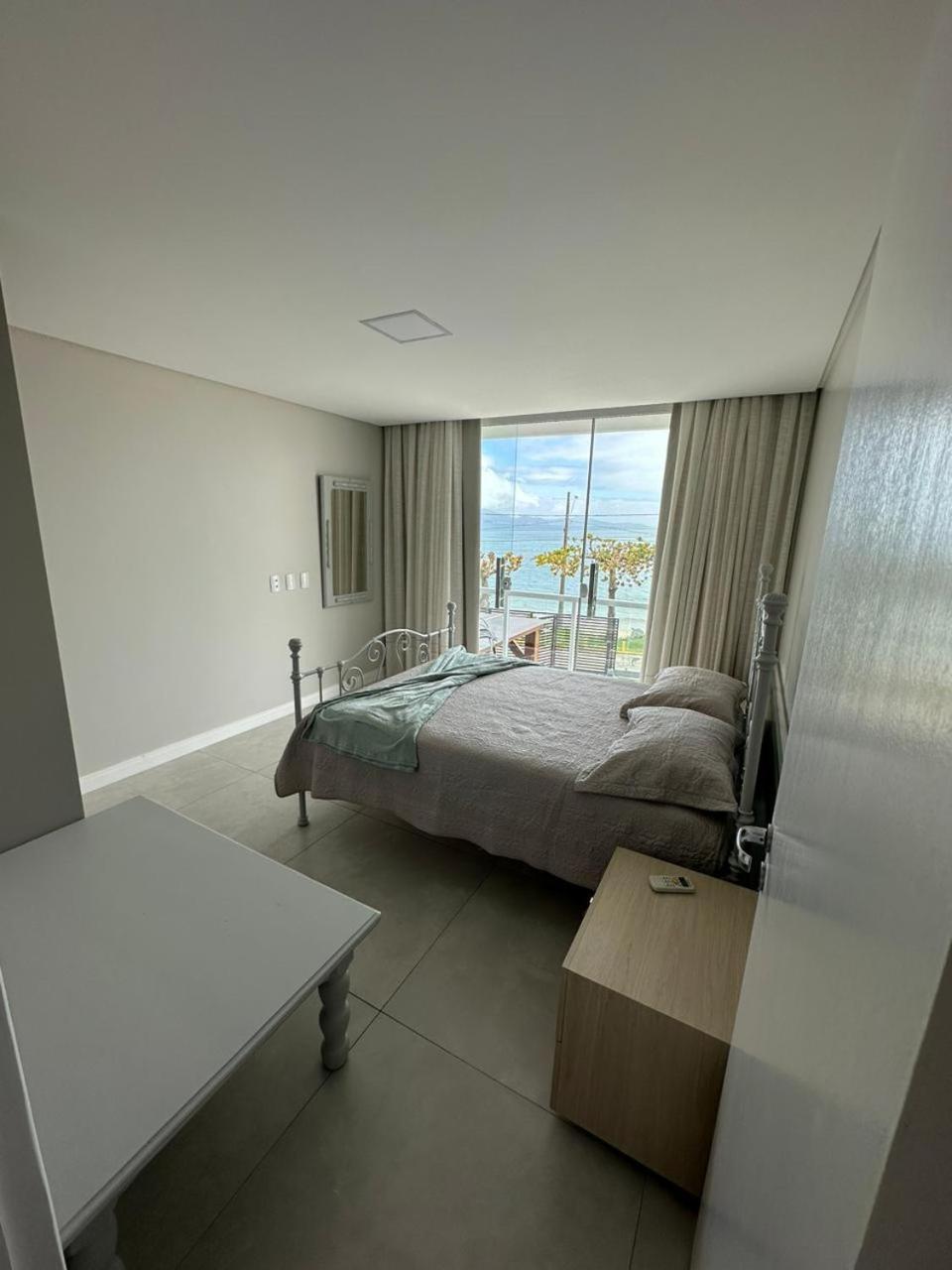 Apartamento Frente Mar Na Baia De 포르토벨로 외부 사진